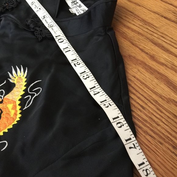 YI FANG CHEONGSAM DRESS WOMENS 44 BLACK SATIN ORIENTAL EMBROIDERED DRAGON VTG - Picture 10 of 16